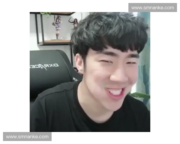 LOL骚男激情解说带你重温高燃瞬间见证极限操作与王者归来